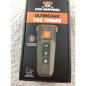 Pup Control Ultrasonic Dog Trainer*LED Flashlight*4 Modes. USB Rechargeable*NIB